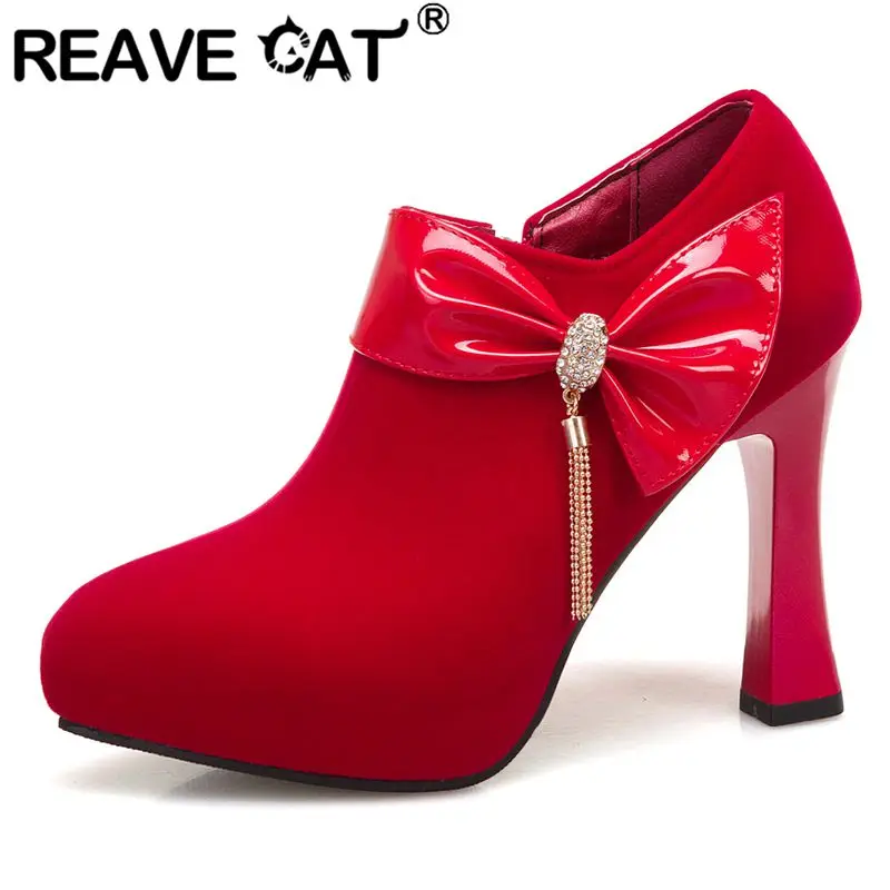 

REAVE CAT Sexy Women Pumps Pointed Toe High Heels 11cm Flock Suede Bowknot Metal Decoration Big Size 48 49 50 Office Lady Shoes