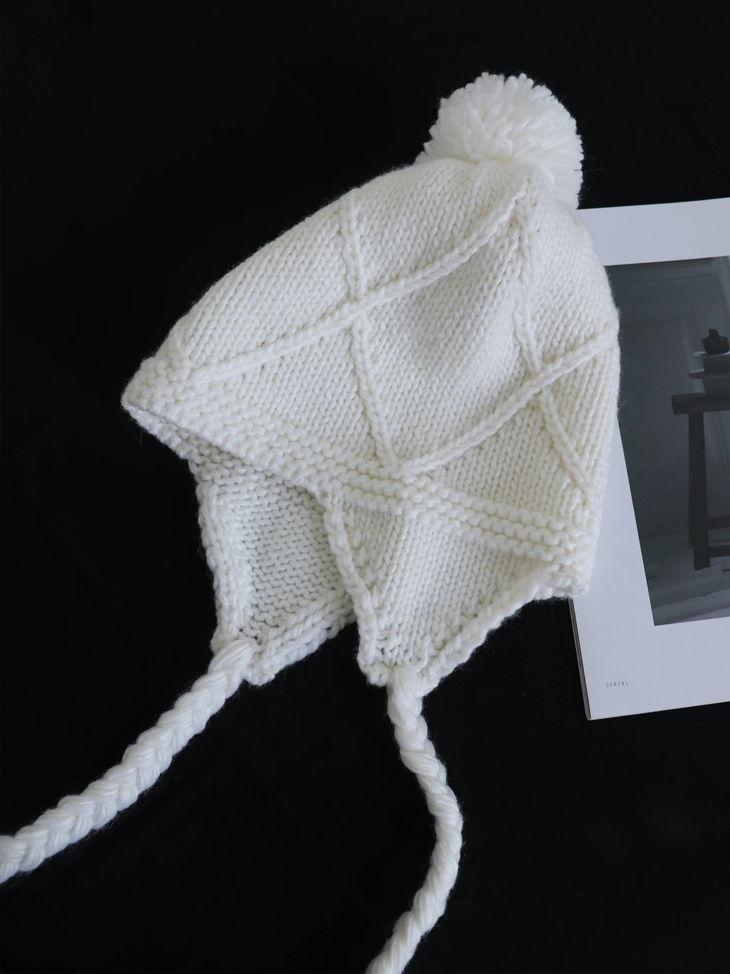 salmoo-vintage-diamond-knitted-wool-hat-women's-winter-warm-ear-protection-hat-tassel-flying-ball-capsule-autumn-winter