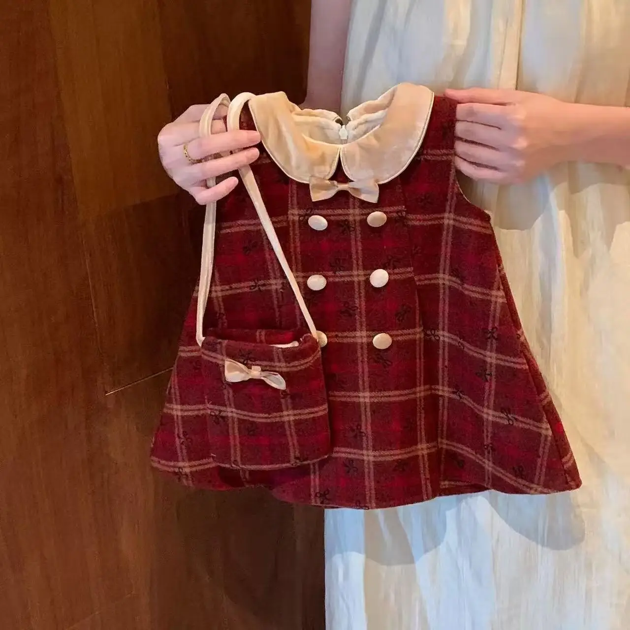 

Рождественский комплект зимней одежды для маленьких девочек, клетчатый толстый теплый шерстяной платье в стиле ретро для маленьких девочек, однотонный свитер + сумка для маленьких девочек