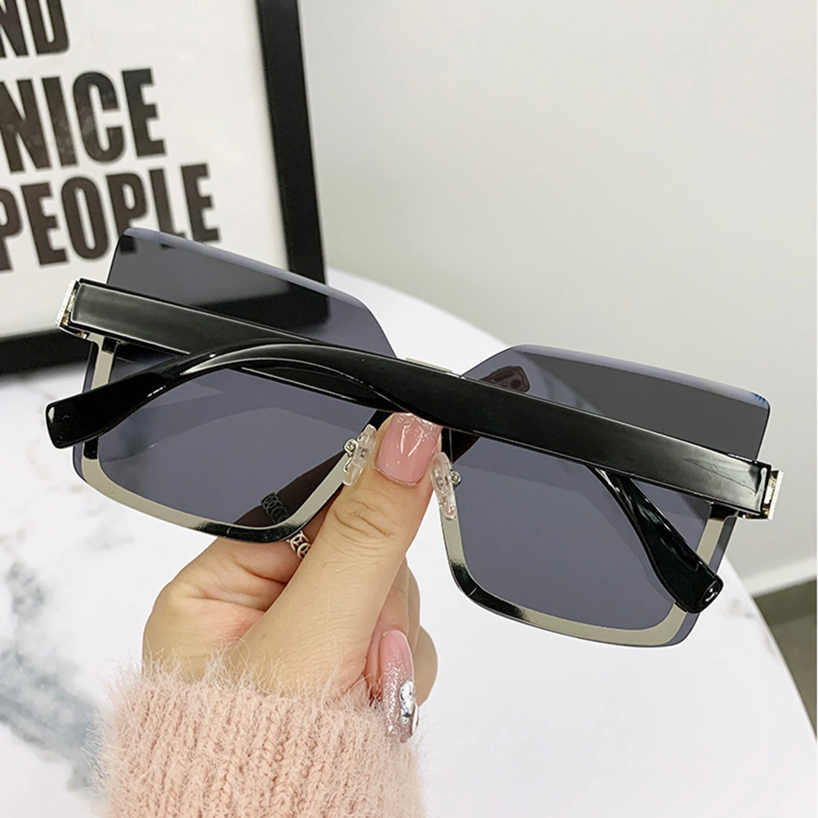 Half-frame Metal Simple Sunglasses Tinted Cateyes Frame Wide Temple Retro Style Shades Outdoor Eyewear for Men and Women