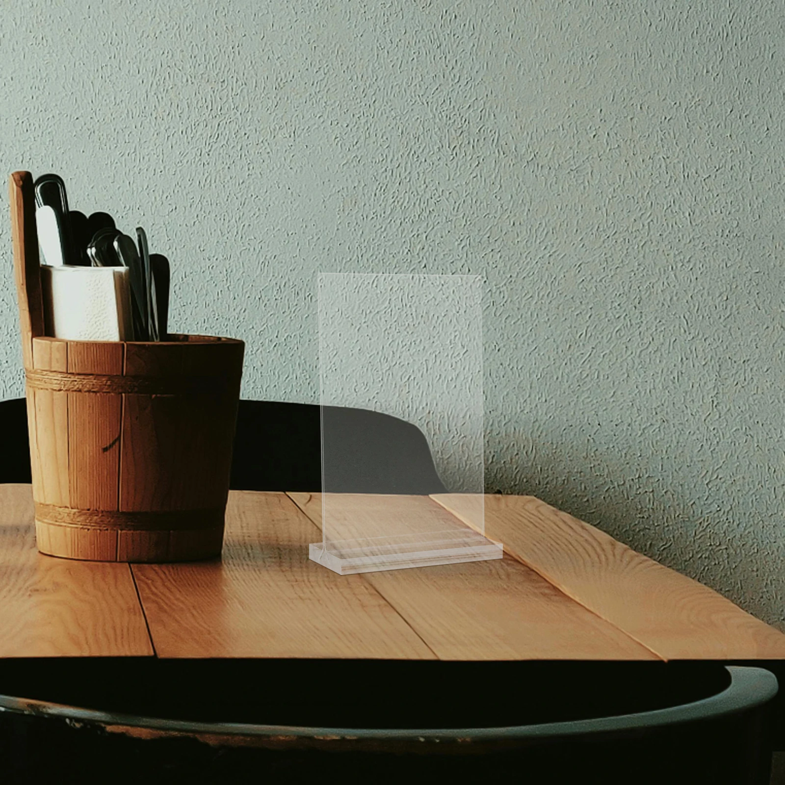 

4Pcs Transparent Acrylic Table Sign Holder Sleek Stylish Versatile Design Portable Lightweight Perfect for Menus Posters Tags