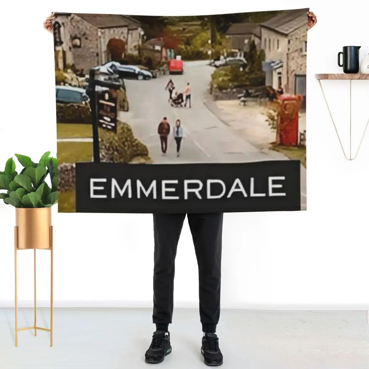 

Emmerdale Throw Blanket Foldable Soft Warm Blanket for Outdoor Use