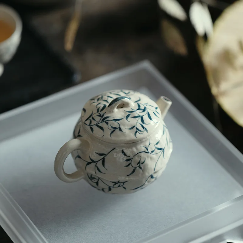 Fanyu Hand-Painted Blue And White Spring Bud Light Source Teapot Single Pot Ceramic Kung Fu Set Tea Ceremony Brewing Teapot