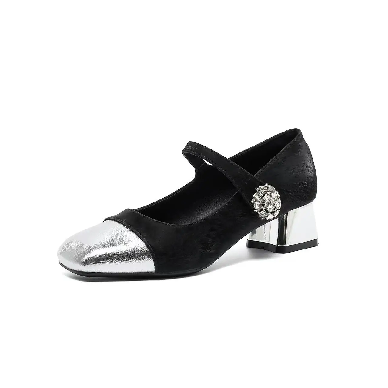 

Stylish and Elegant: The simple, low-cut, round-toe design is classic yet modern, with smooth lines throughout. The glossy silve