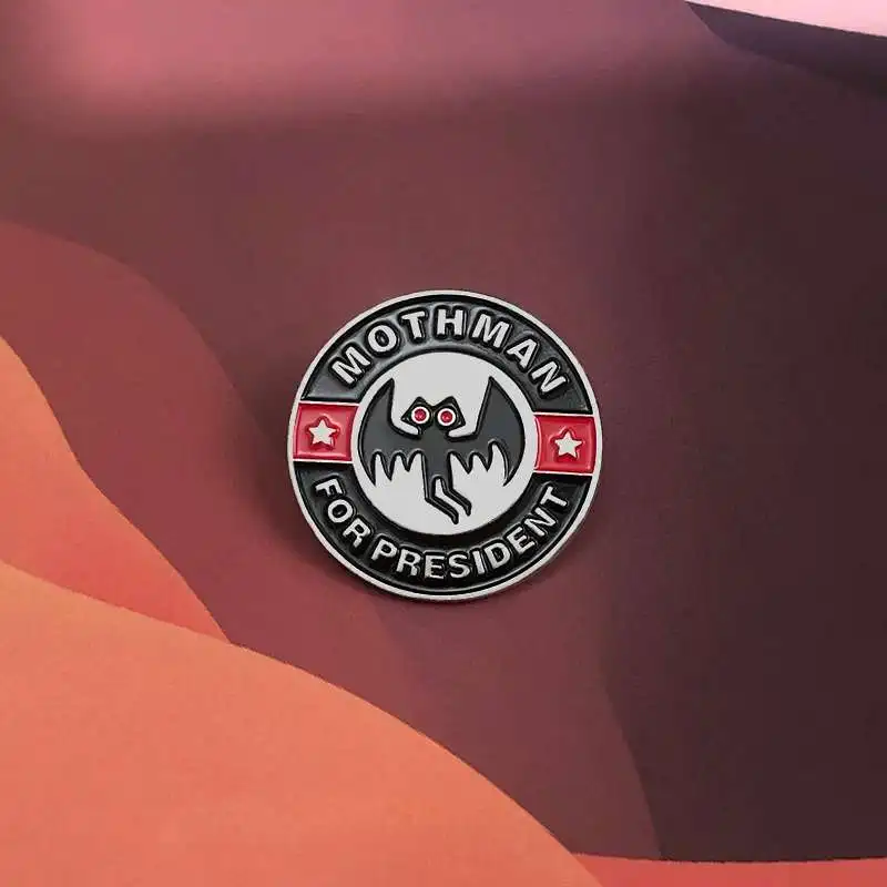 Mothman للرئيس المينا دبوس عيون حمراء غير مرئية مخلوق حملة السياسية Cryptozoology بروش شارة التلبيب مجوهرات هدية