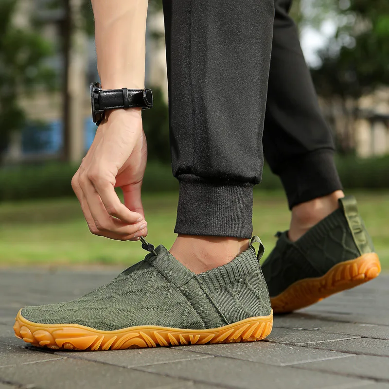 New men's breathable fly-woven shoes sports outdoor running exercise warm sweat-absorbing autumn and winter walking