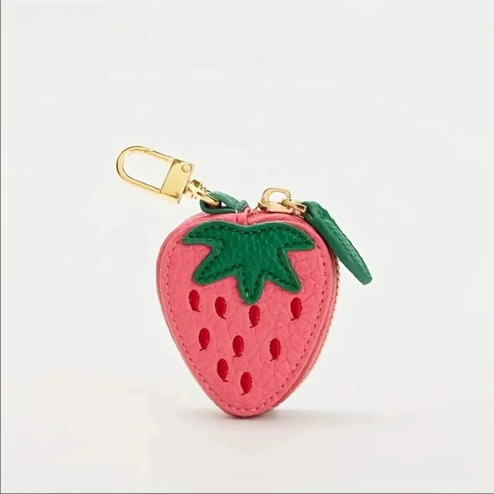 محفظة فواكه بتصميم ساحر على شكل فاكهة مع سلسلة مفاتيح ومحفظة صغيرة الحجم على شكل فراولة ومحفظة للعملات المعدنية هدية للنساء