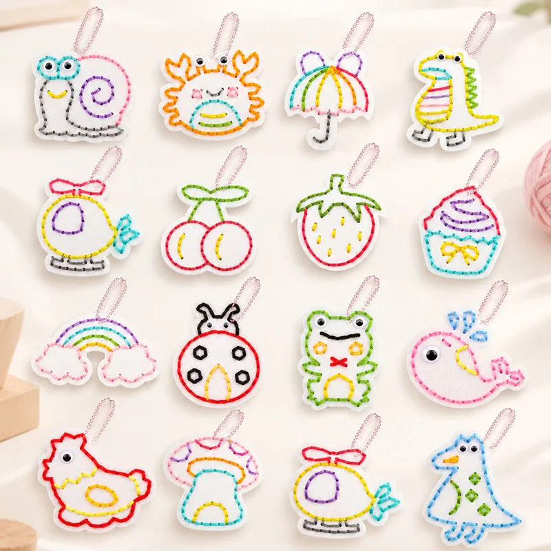 Sewing Kit for Kids Fun Educational Animal Craft Set for Boys Girls Sew Felt Key Chain Backpack Pendant DIY Threading Toys