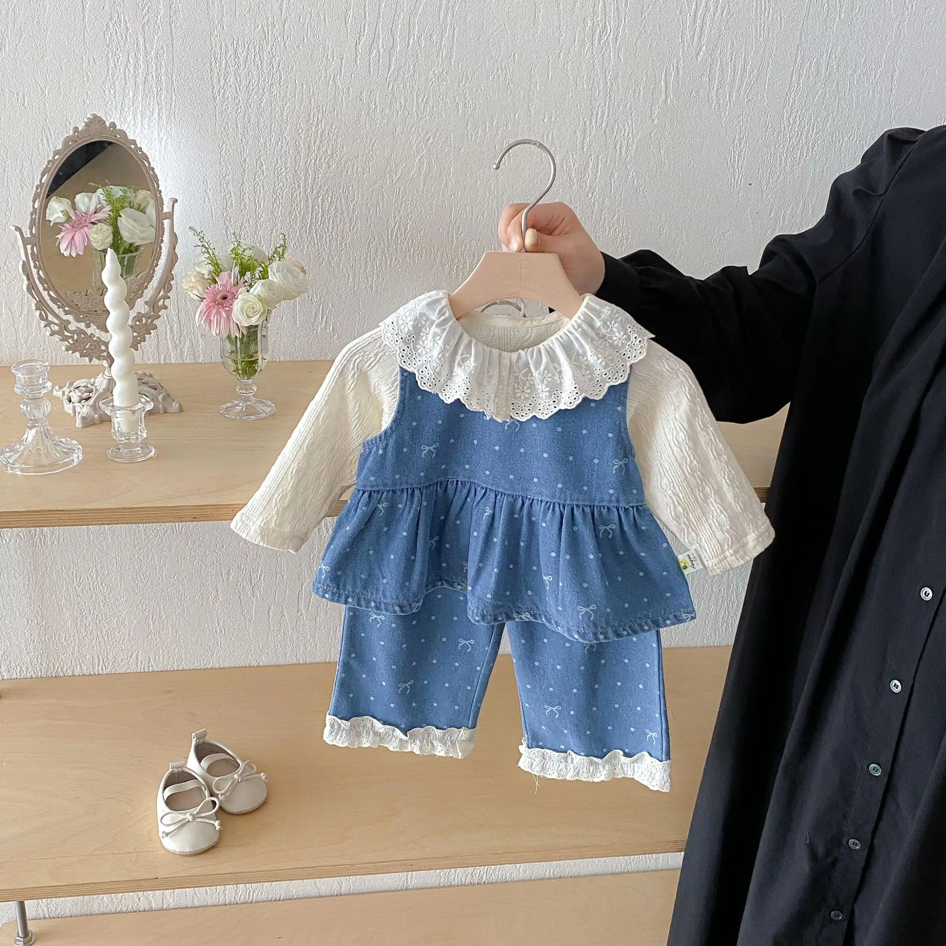 

Girls Suit Autumn Outfit New Denim Vest Trousers Base Layer Two Piece Set Of Baby Clothes