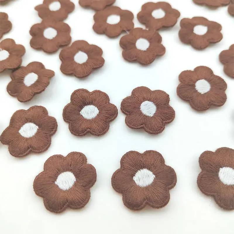 20 Stück Modische Sechsblüten-Blumen-Stickapplikationen für Kleidung, Haarspangen, Taschen und Hutdekorationen – Detail 3