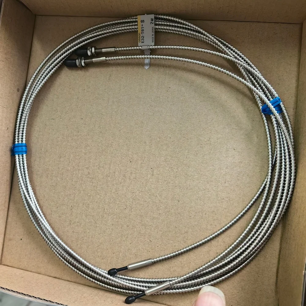 Brand New Glass Fiber Optic Displacement Sensor E32-T61-S