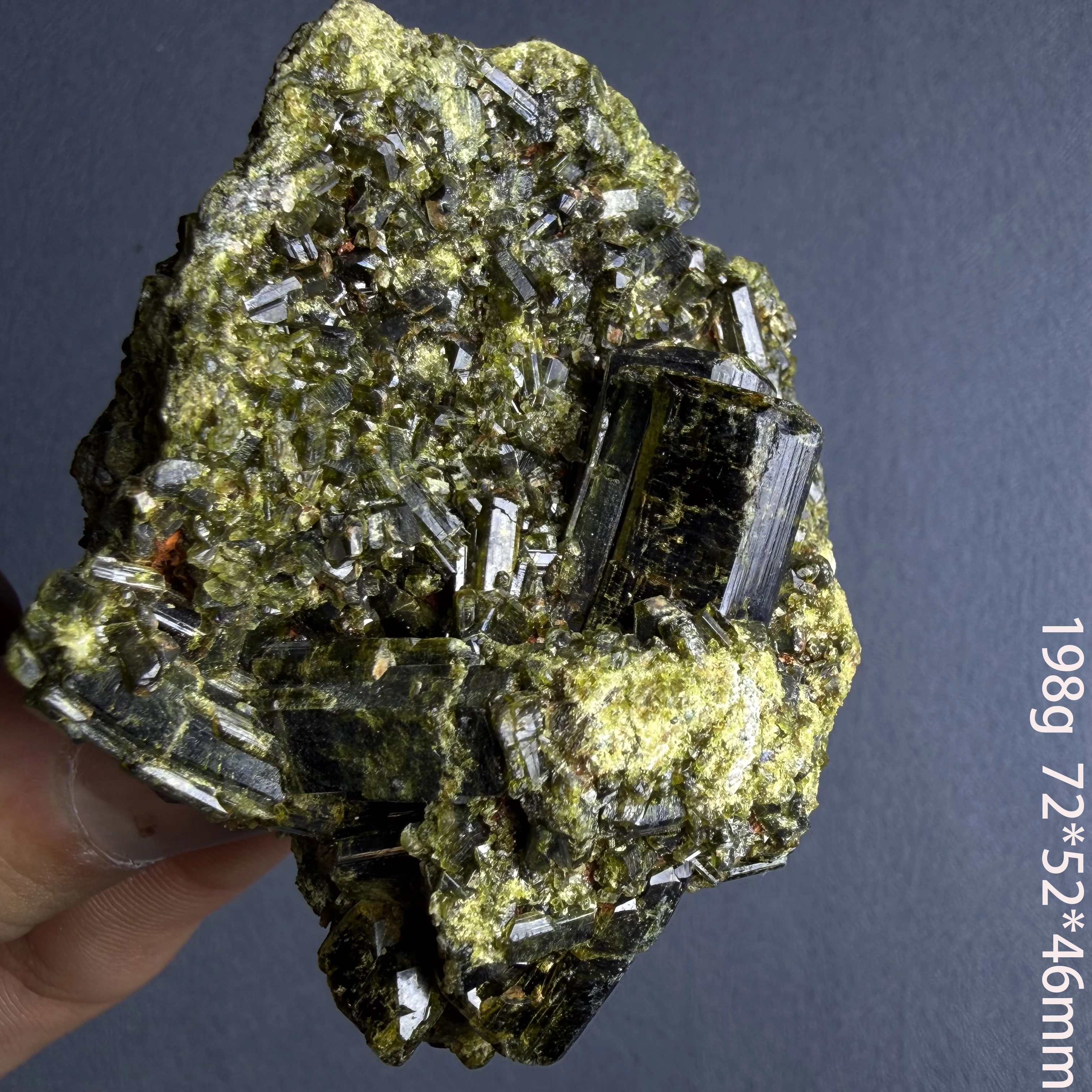 Natural Madagascar Green Epidote Mineral Specimen Clear Quartz Reiki Healing Stone Home Decor A2-2-13