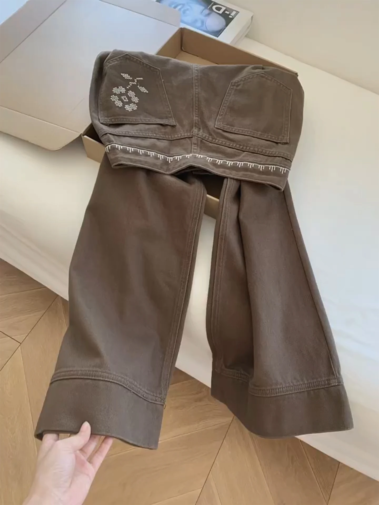 

Винтажные джинсы с вышивкой для женщин, новые универсальные свободные широкие брюки с высокой талией, однотонные расклешенные брюки для поездок на работу