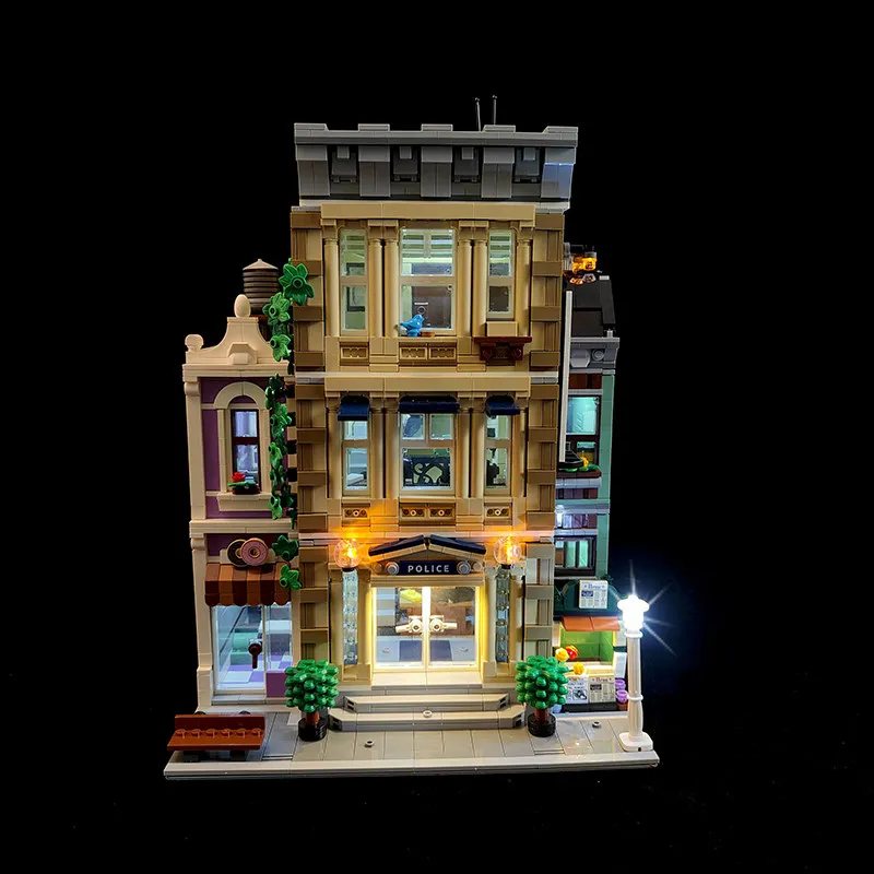 

Комплект светодиодных ламп, подходящий для декоративной лампы из строительных блоков LEGO Police Station 10278 (блоки модели в комплект не входят)