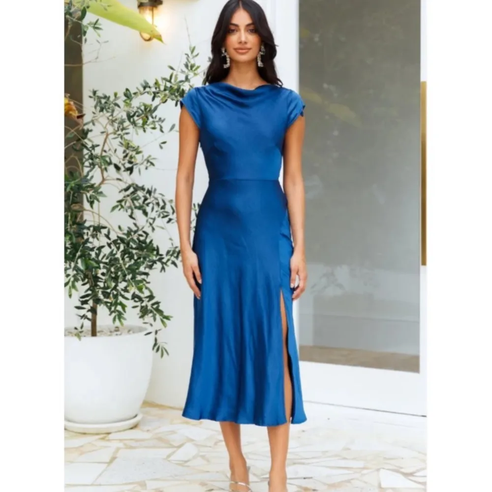 2026 New Section Women's Slim Short-sleeved Dress Summer Solid Color Fashion Sexy Backless Elegant Slit Long Female Party Dress