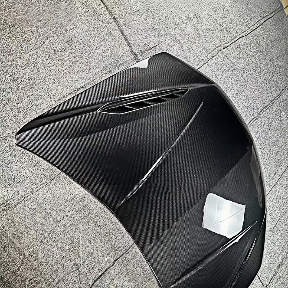 

Dry Carbon Fiber Engine Hood OEM Style Engine protection Cover Modification for URUS S