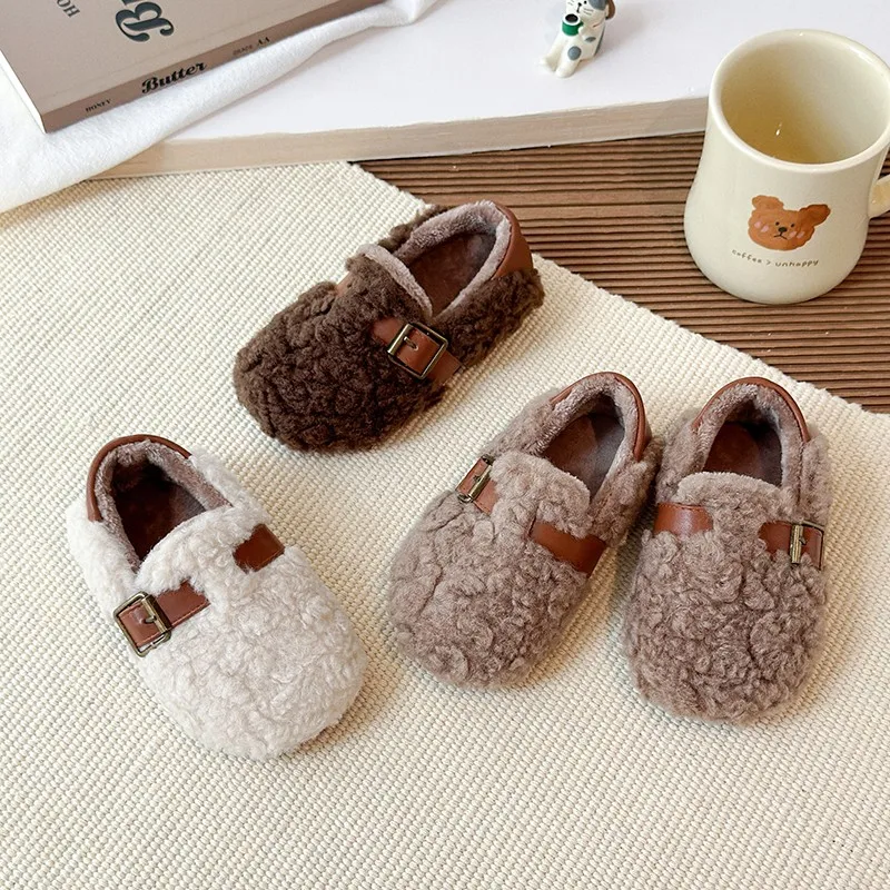 

Детская обувь на плоской подошве, новинка 2024, зимняя модная новая детская обувь на мягкой подошве, домашняя плюшевая толстая меховая обувь для детей, тапочки, ботинки