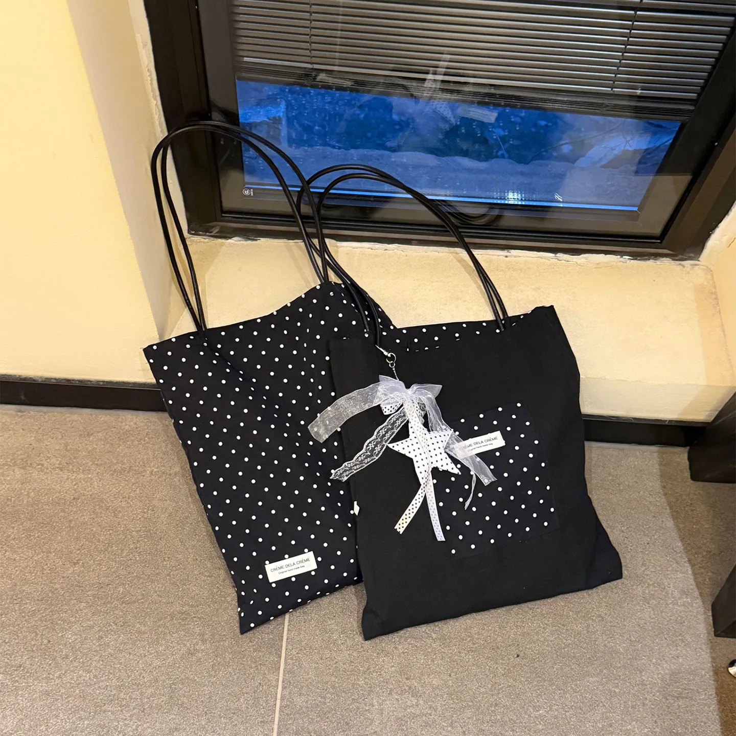 sac-fourre-tout-en-toile-grande-capacite-pour-femme-sac-a-bandouliere-decontracte-d'ete-sac-a-main-en-toile-noire-double-face-motif-a-pois