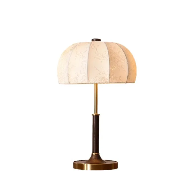 

French medieval bedroom desk lamp, Chinese American retro nostalgic study master bedroom bedside lamp