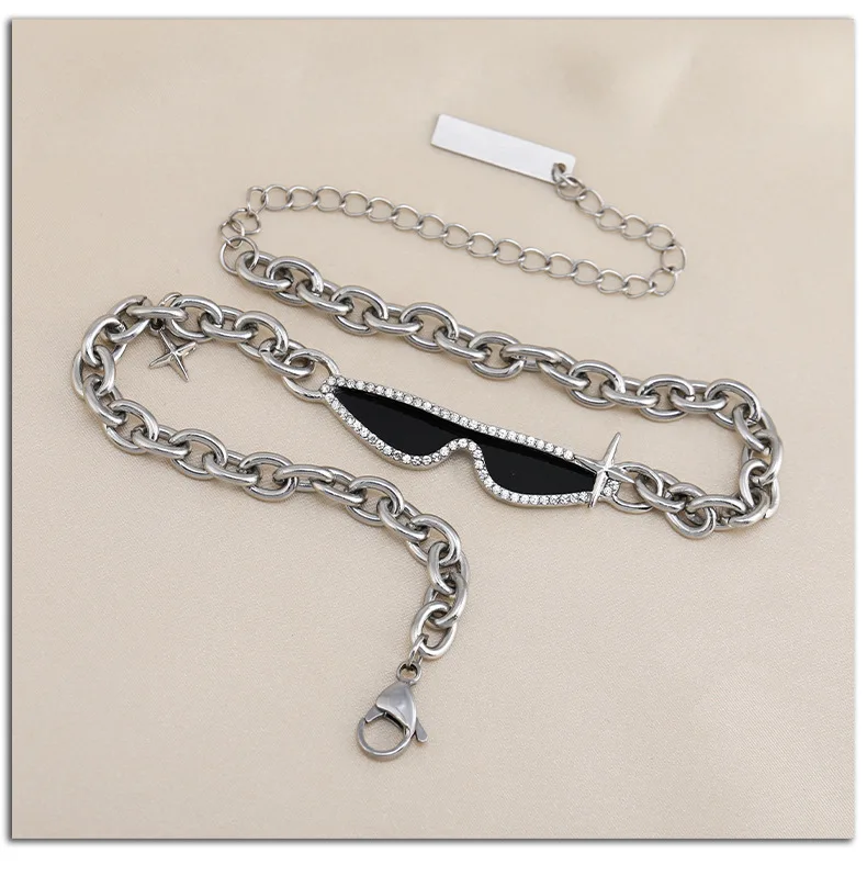 Nuove collane in acciaio al titanio, collane personalizzate sulla clavicola e collane in stile cool