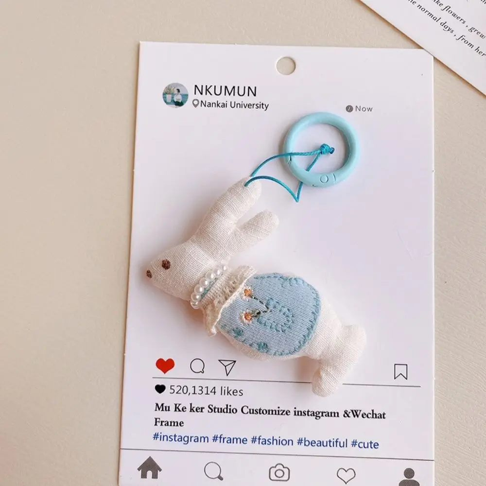 New Cute Design Car Keychain Simple Style Mini Size Giraffe Pendant Charming Kawaii Bag Pendant