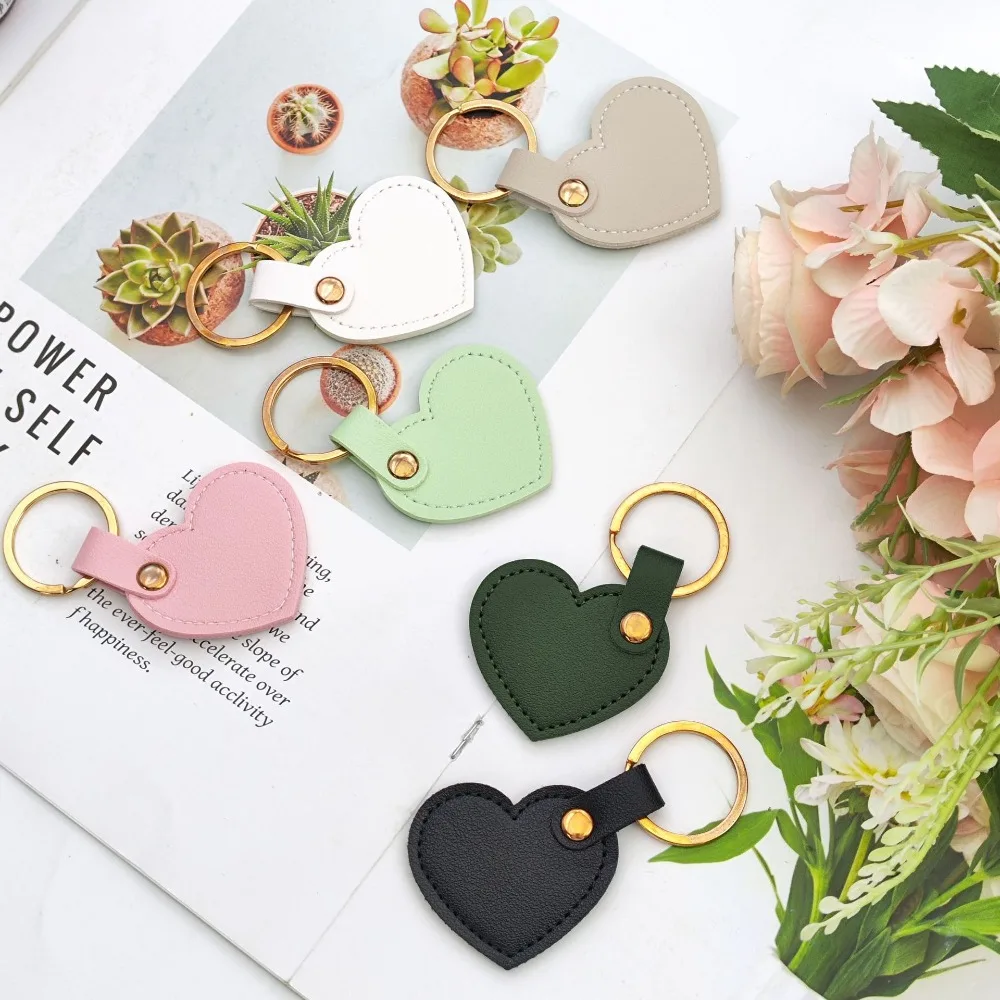 

Leather Love Keychain Pendant Creative Color Car Accessories Small Fresh Bag Decoration Heart-shaped Exquisite Jewelry