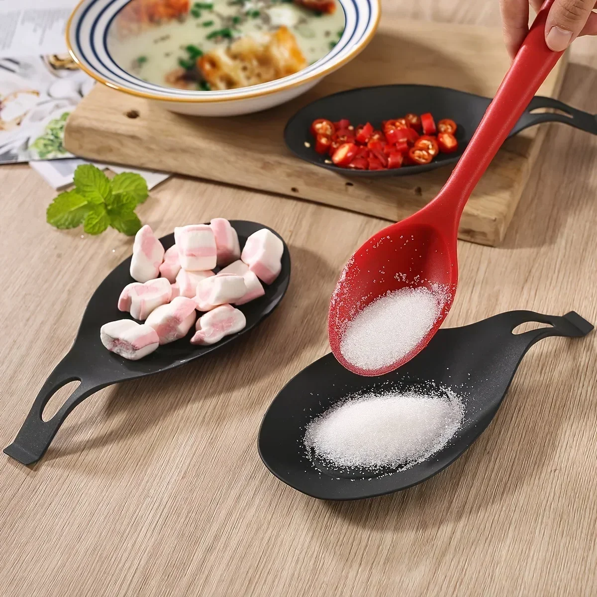 

New Silicone Spoon Holder Rest Pad Kitchen Utensils Spatula Eggbeater Heat Resistant Placemat Tray Insulation Mats Kitchen New