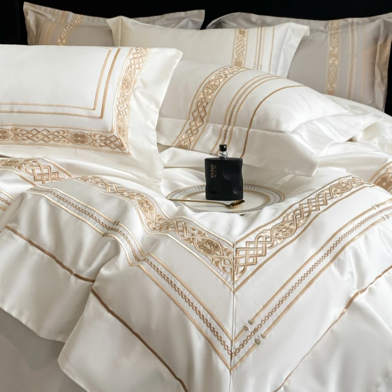 

Gold Embroidery Quilt Cover Sets White Egyptian Cotton Bedding Set Luxury Solid Color Bedlinen Sheet Pillowcases Mattress Covers