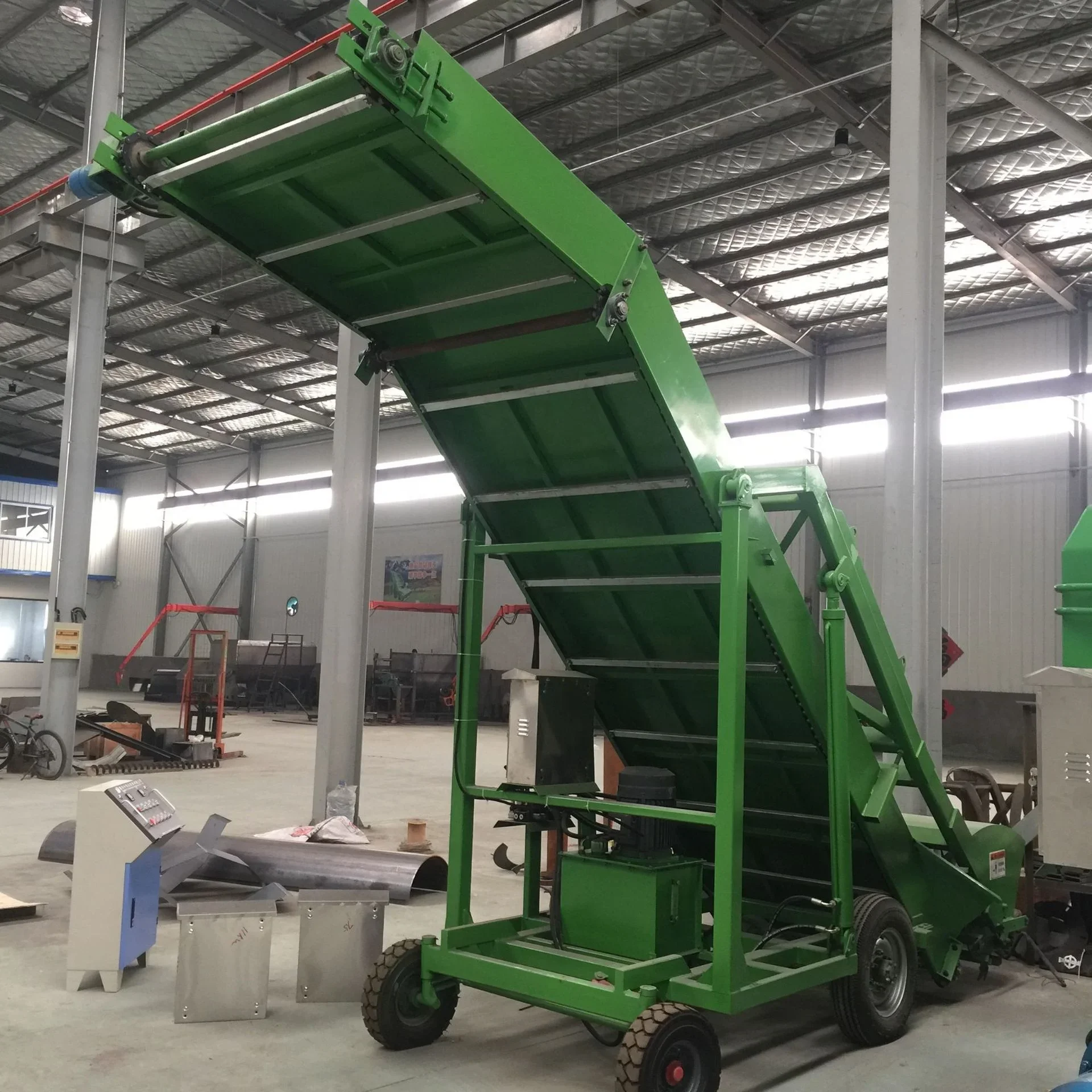 Seitlich bewegliche Silage-Rezauereinheit für Rinderbetriebene