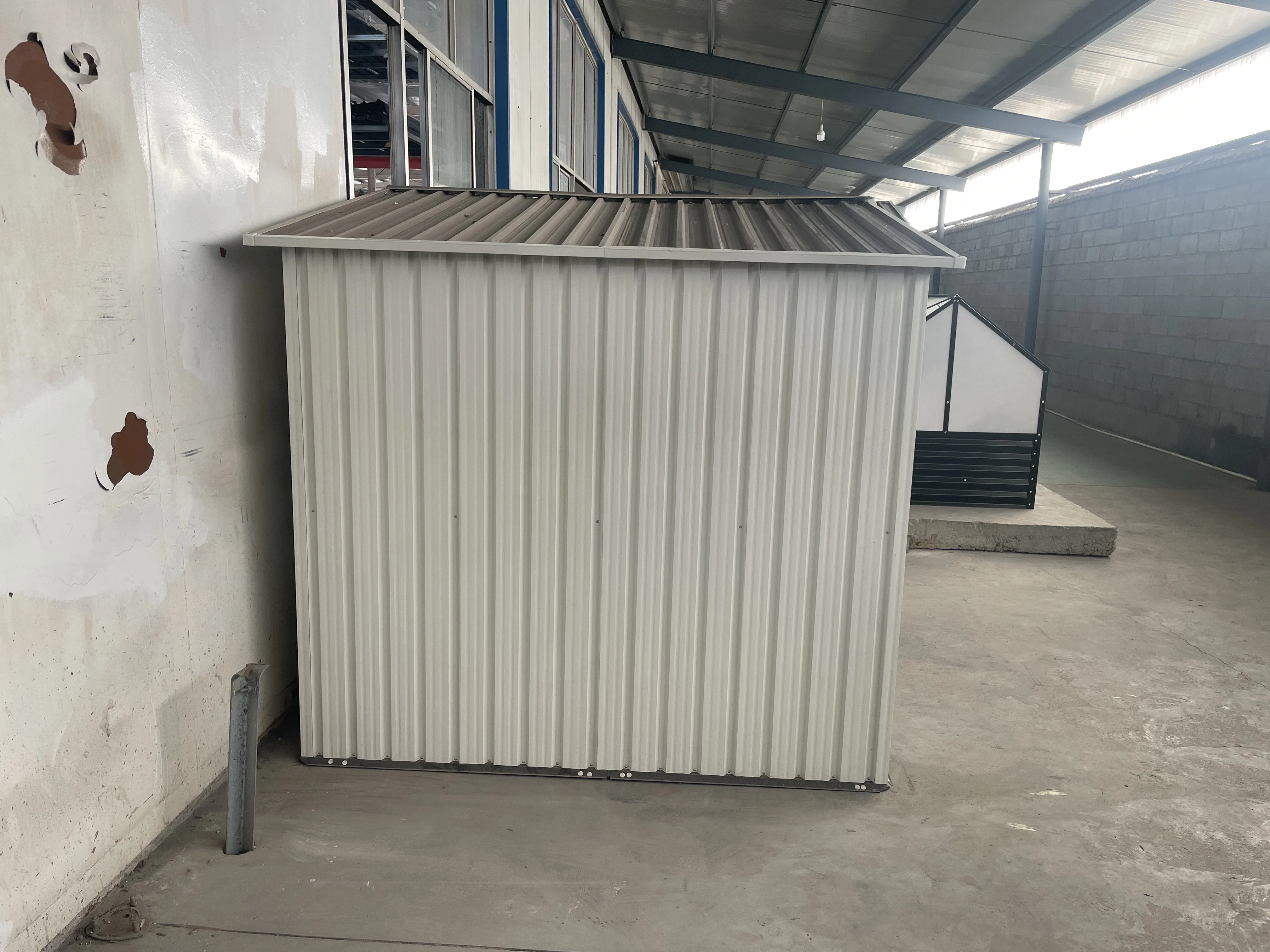 سقيفة حديقة معدنية مع نظام التشغيل Windows حوالي 4.5 متر مربع للتخزين في الهواء الطلق مع باب قابل للقفل لحديقة الفناء الخلفي 8*6FT