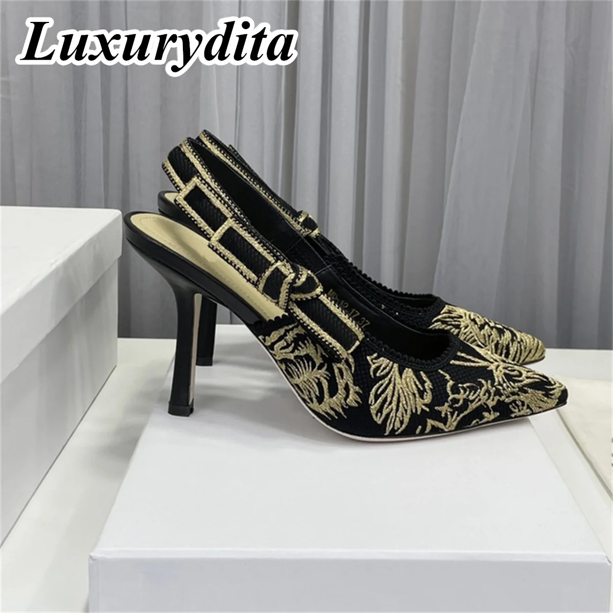 

Top Quality Luxury Womens Sandal Casual Lace Flat Fashion Embroidered Muller Shoes Designer Silk Leather Soled High Heel