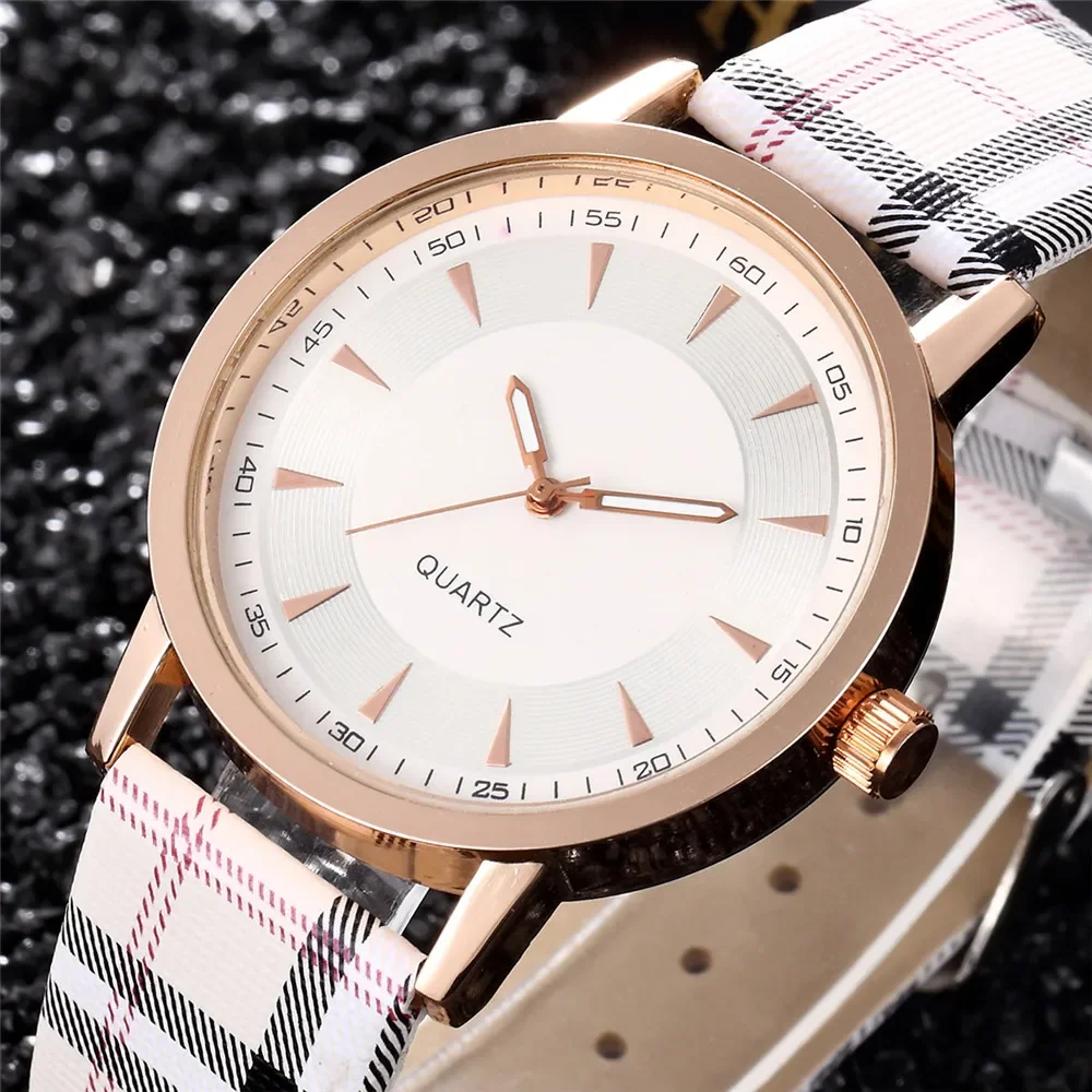 Mode frauen Quarz Uhren Schwarz Weiß Zifferblatt Analog Damen Armbanduhr Lederband Casual Einfache Weibliche Uhr montre femme