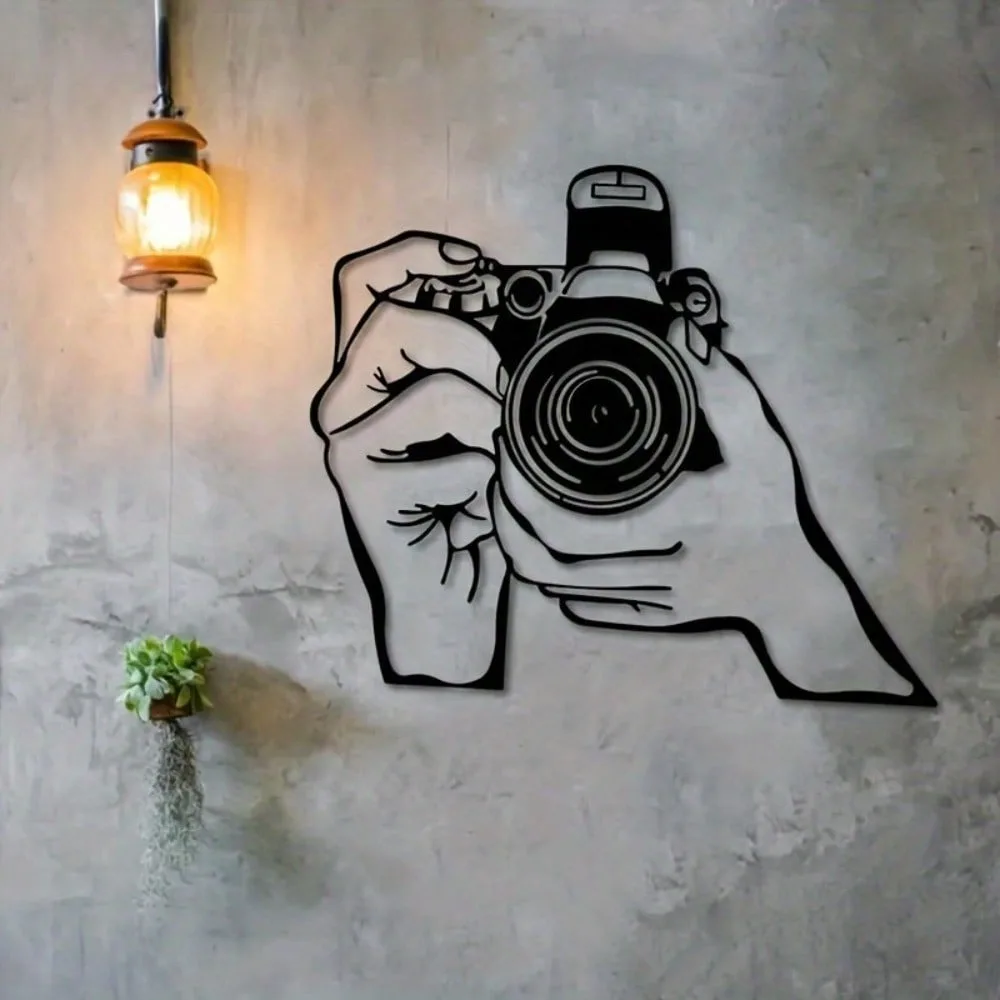 

Stylish 2D Metal Camera Wall Art - Black & White Minimalist Decor for Home, Office & Studio Spaces