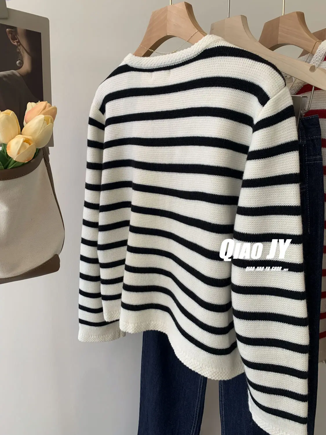 French Style Black White Striped Short Sweater Jacket for Women in Spring Autumn Thick High-end Feeling Small Knitted Cardigan