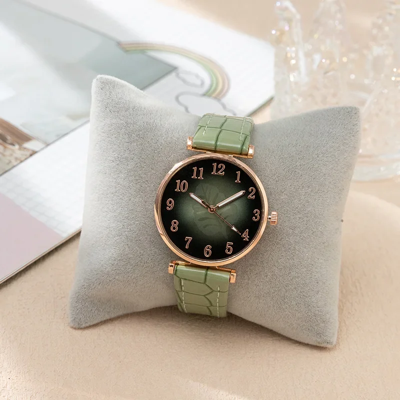 

Classic New Gradient DialStylish Simplicity Women's Watch Ladies Fashion Dial Casual Bracele Watches Leather Quartz Wristwatch