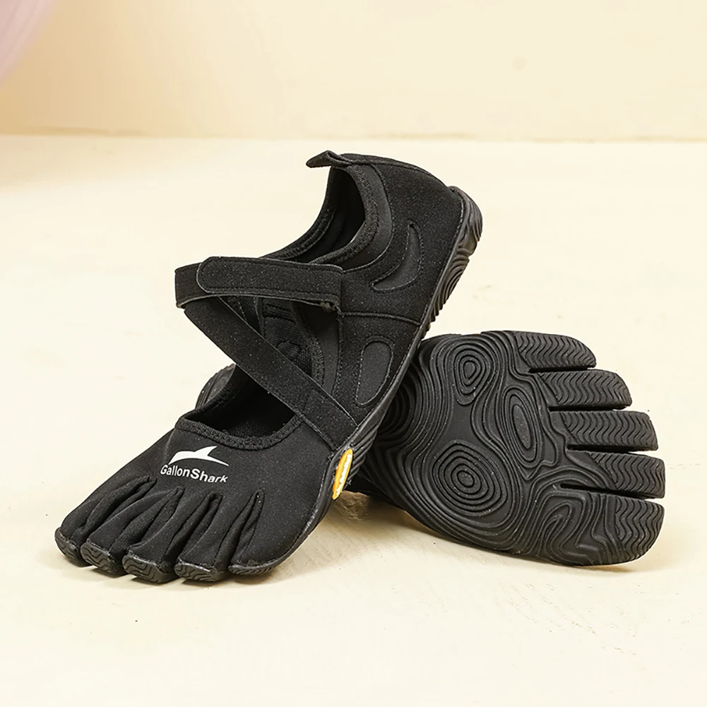 

GallonShark Barefoot Magic Claw Five Finger Shoes: Универсальные и ультрапортативные женские туфли на липучках для дома