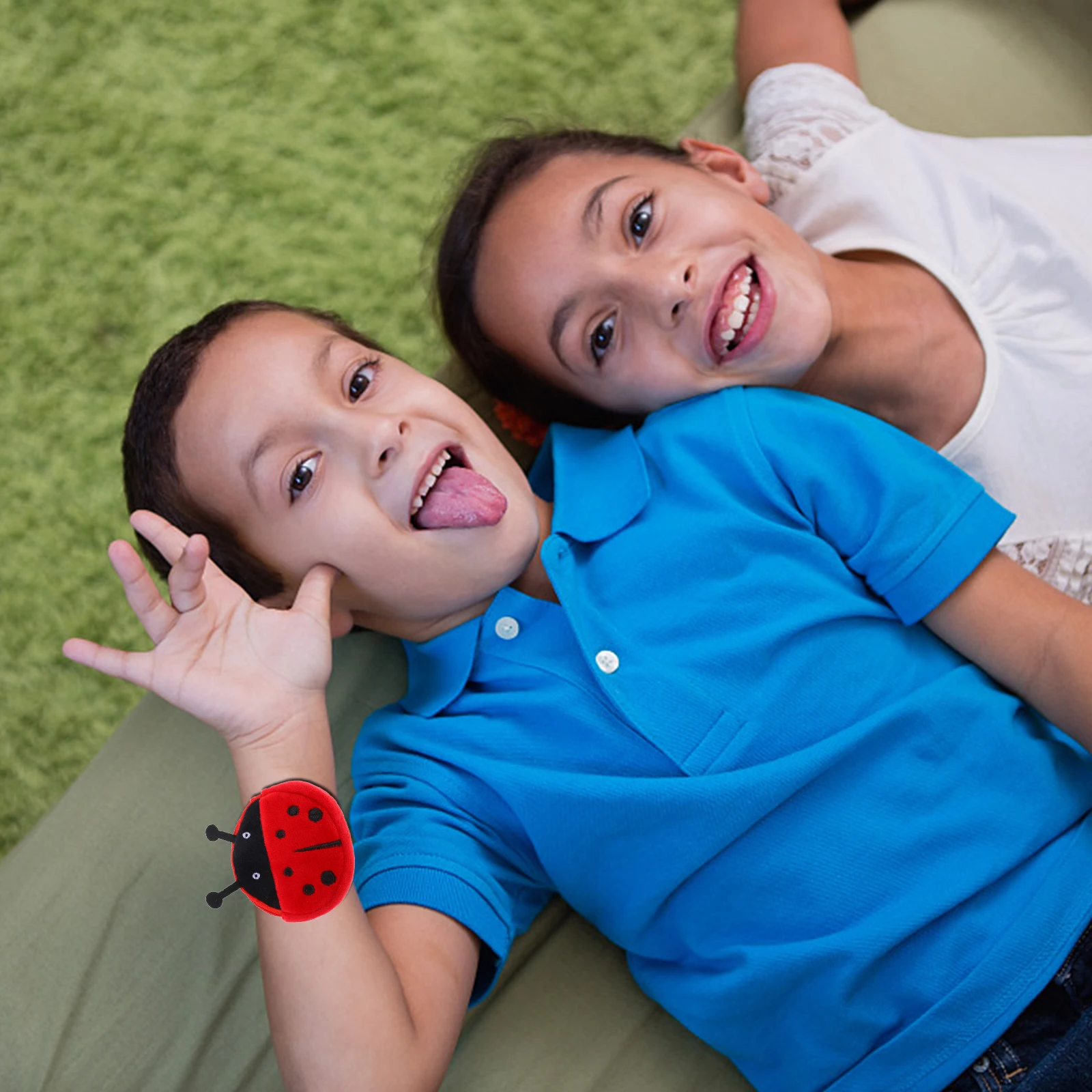 

Браслет-жук-бабочка, 1 шт., легкий, для детей, с мешочком для монет, мультяшный, для вечеринок, фестивалей, игрушка