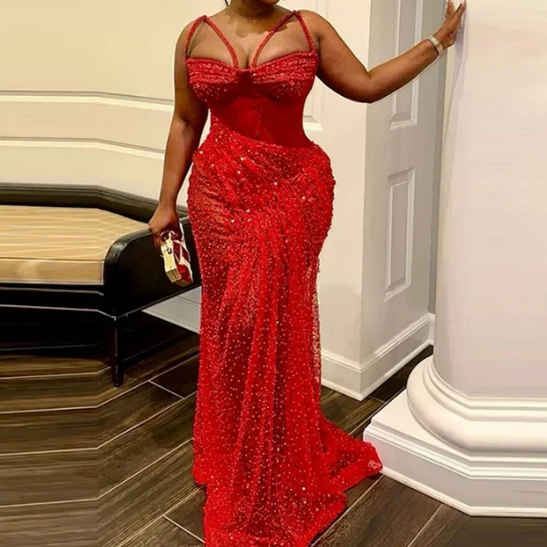 مطرز الترتر المرأة الأفريقية فستان الزفاف فساتين لحضور الحفلات الموسيقية مثير فستان سهرة أحمر طويل السباغيتي بلا أكمام حورية البحر مطوي