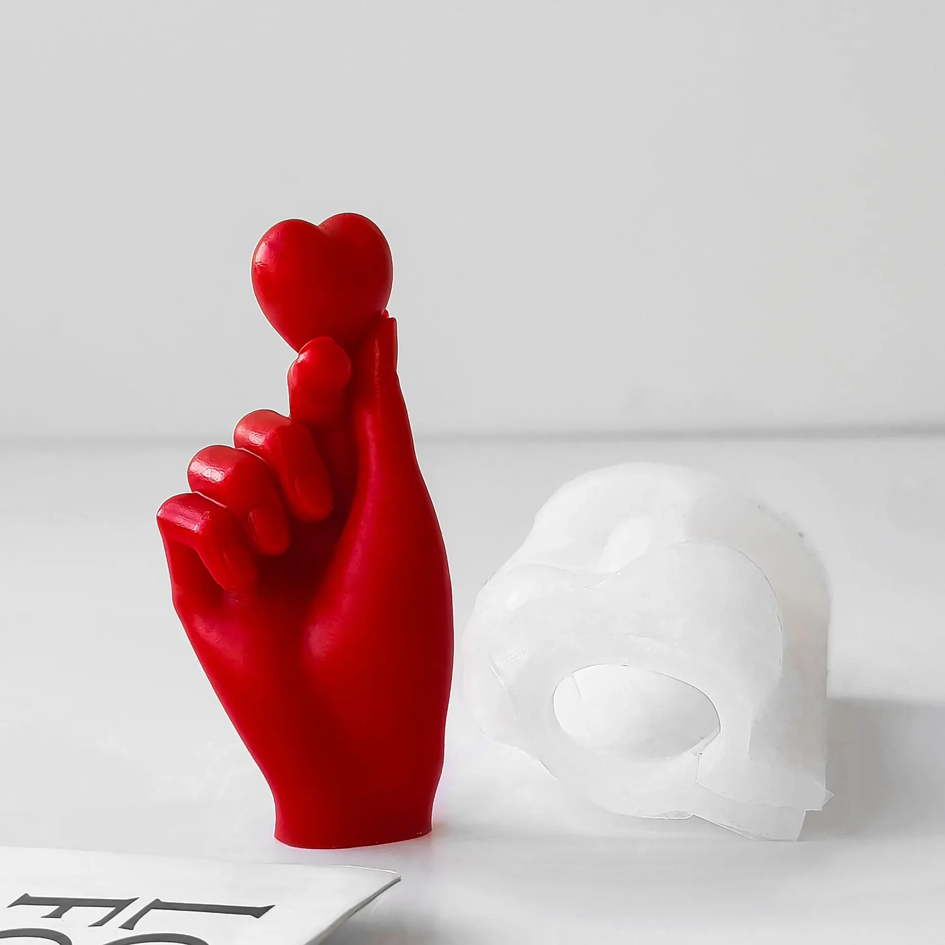 Heart Hand Gesture Silicone Mold DIY Aromatherapy Candles Resin Crafts Handmade Decorations Valentine’s Day Gifts and Keepsakes