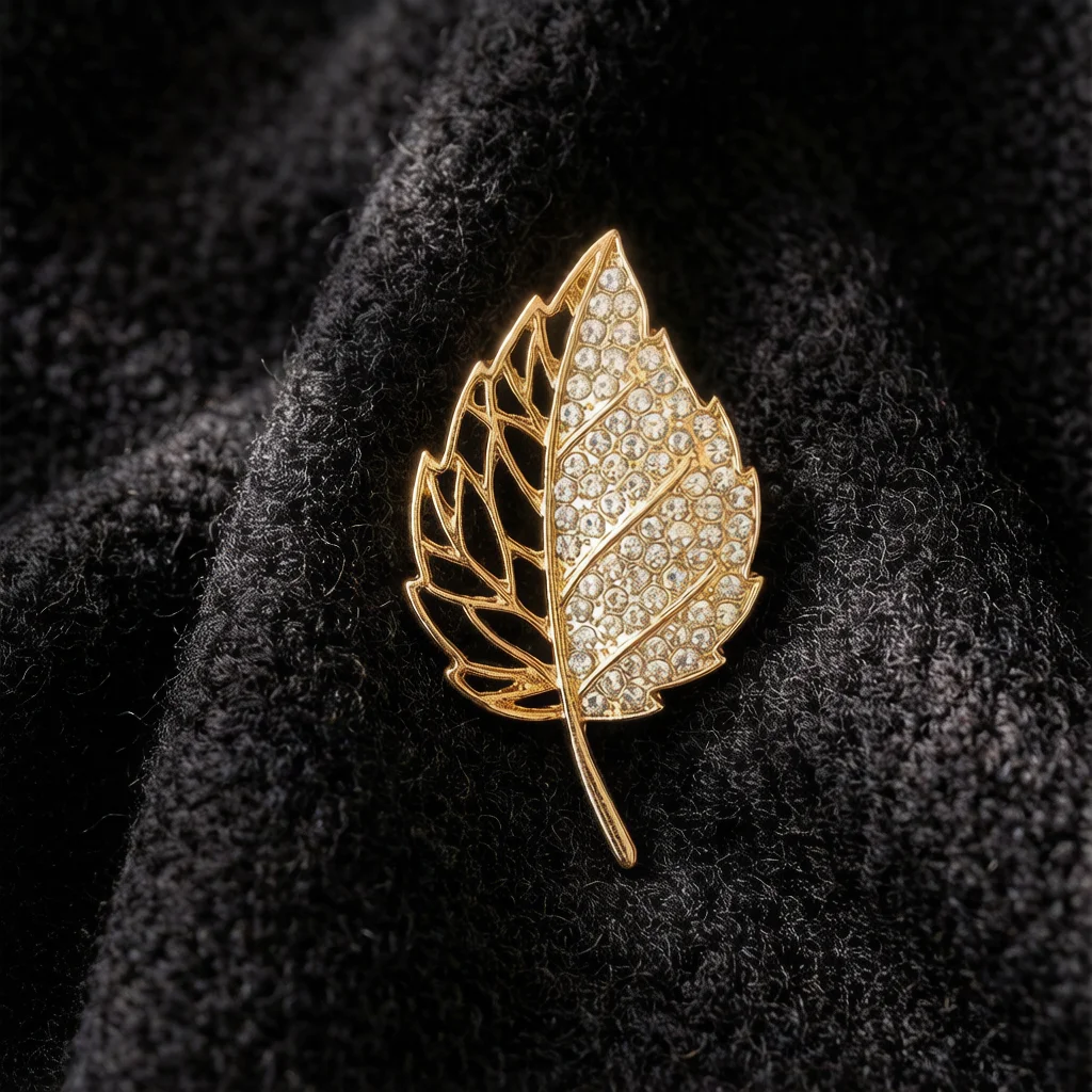 Fashion 26 Collar Pin, Stylish Brooch, Decorative Pin, Shoe Badge, Clothing Embellishment, Unique, Simple, Badge, Decoration, Date Out, Personalized, Badge Brooch, Shoe Decoration, Suit Lapel Pin, Elegant, European Retro, Personalized Outfit, Brooch, Bow Tie Accessory