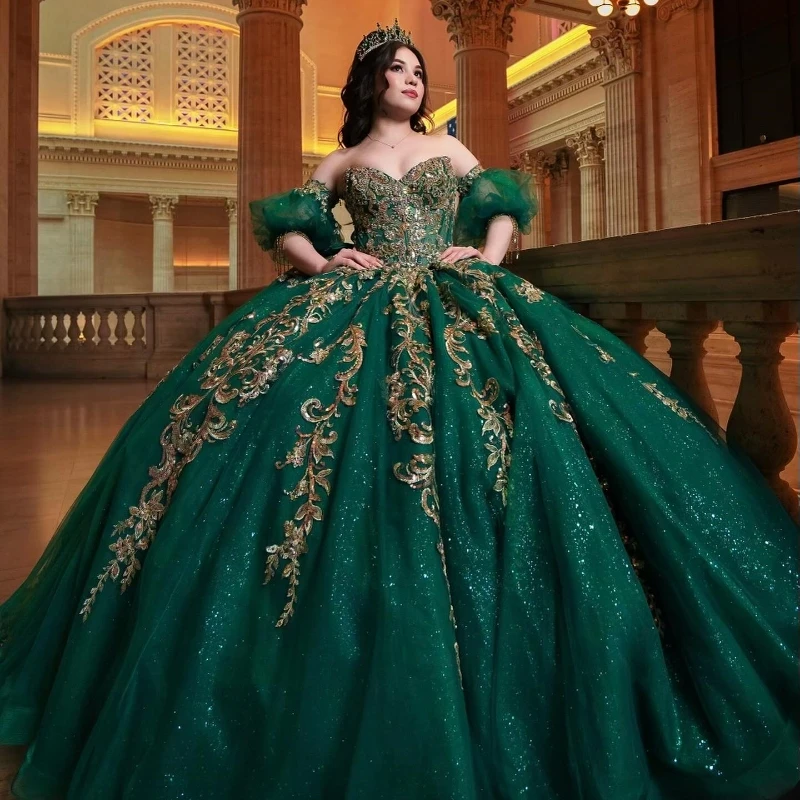 

Emerald Green Princess Quinceanera Dresses Ball Gown Off The Shoulder Gold Appliques Lace Beads Sweet 16 Dresses 15 Años Mexican