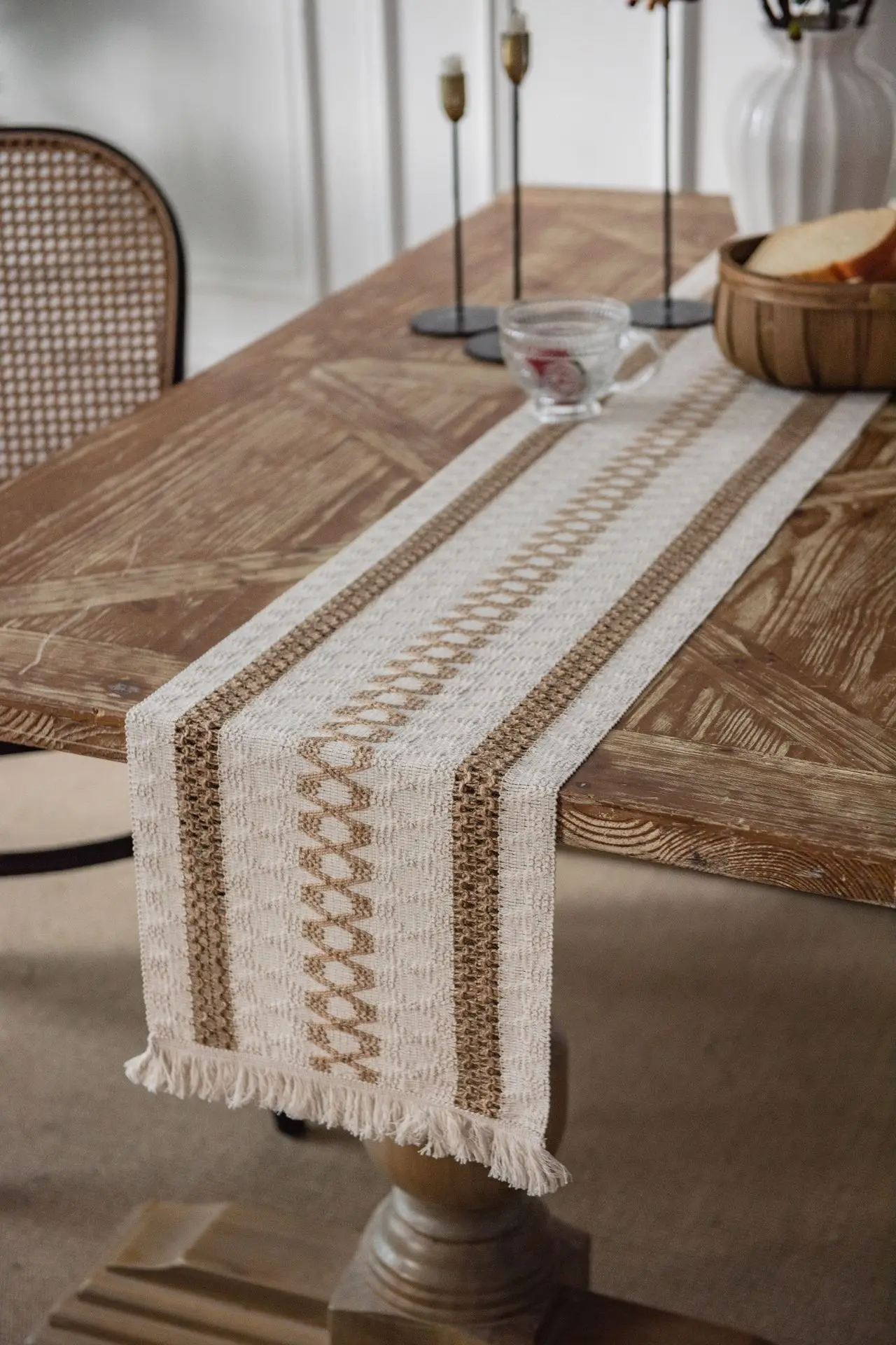 

Natural Jute Splicing Style Table Runners with Tassels, Dining Table Runner, Modern Cake, Wedding, Home Table Decoration