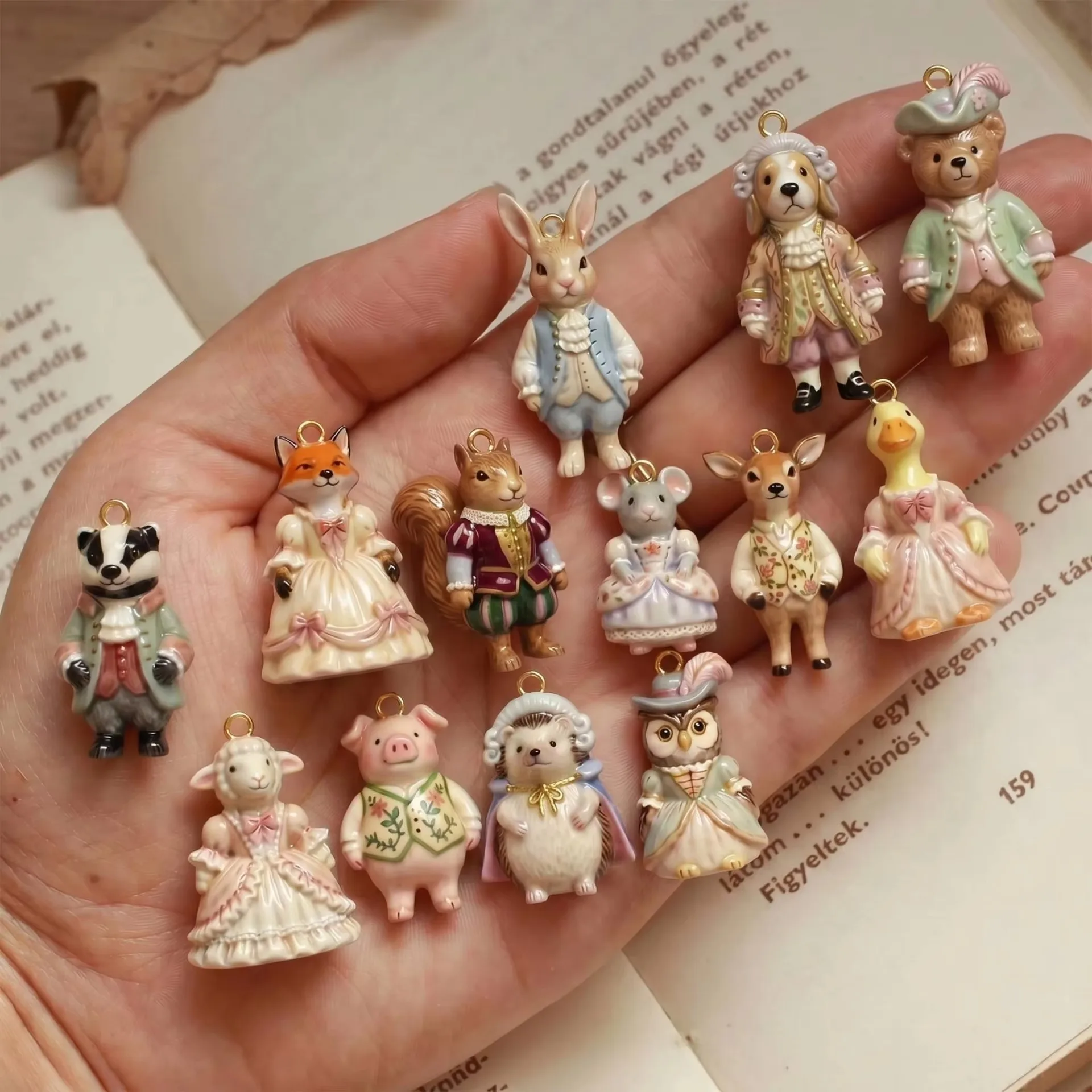Copper. Rococo Animal Figure Charm Pendant. Gold Plated Cute Retro Charms For Women DIY Handcraft Bracelet Necklace Accessories.