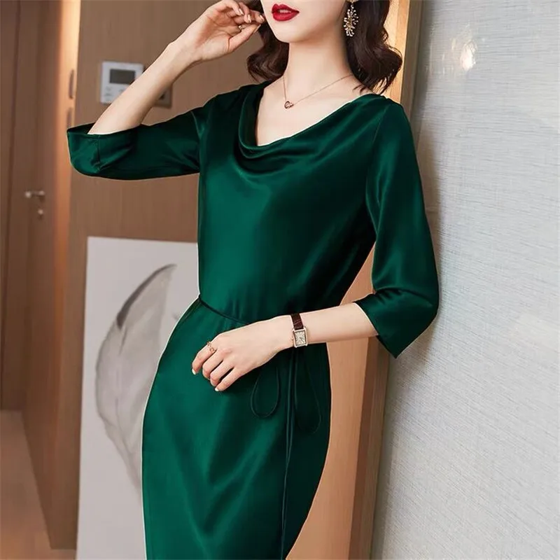 فساتين طويلة على الموضة الكورية للنساء فستان من الساتان الصلب الناعم الناعم والحرير الاصطناعي بأكمام ثلاثة أرباع للحفلات