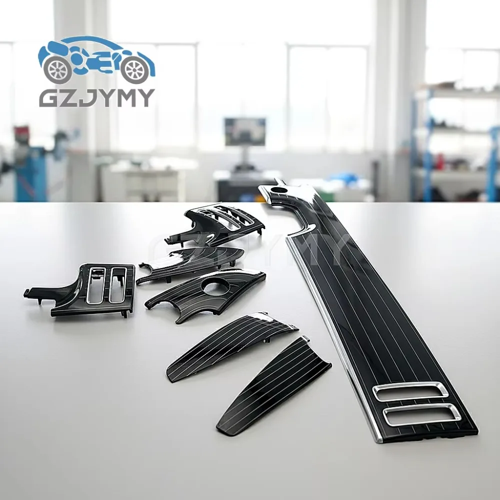 

Комплект отделки салона из карбона Piano Black для Mercedes W223 S-Class S400 S450 S480 S500 S580 S680 (панели приборной панели и дверей)