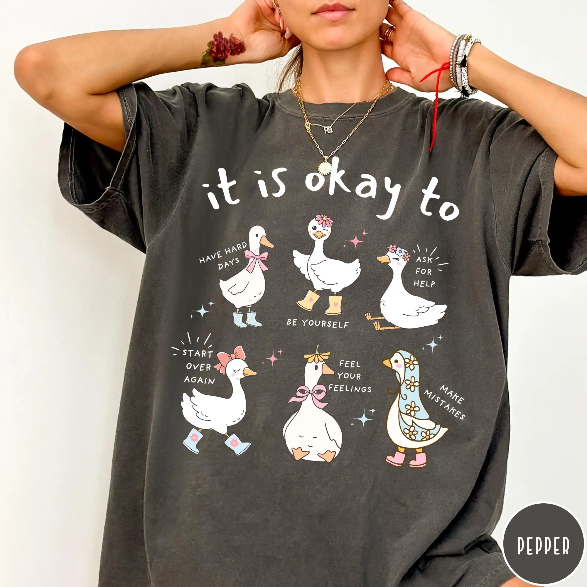 T-shirts confortables Goose pour stimuler la motivation, T-shirts « Il est normal d'être en santé mentale », T-shirts doux imprimés avec des affirmations positives