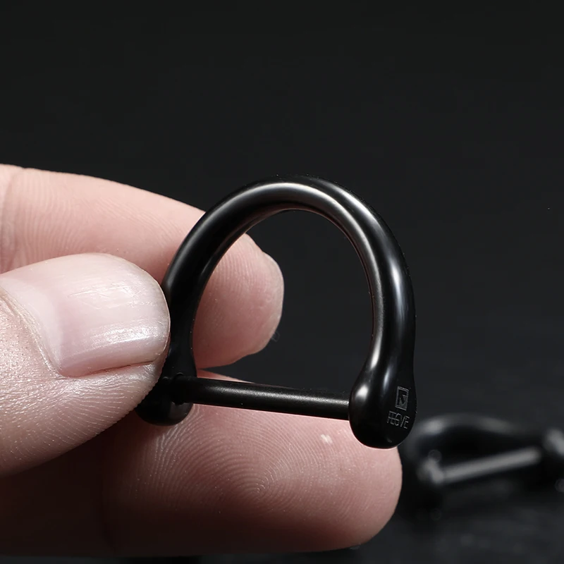 Super Light High Quality Men Women Key Chain Accessories New Black Titanium Alloy Car Key Ring Horseshoe Buckle High-End Gifts
