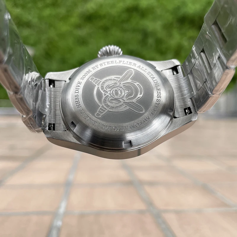 STEELFLIER 남자 다이버 시계 39mm 파일럿 자동 기계식 손목 시계 20Bar 방수 C3 빛나는 사파이어 미러 NH35