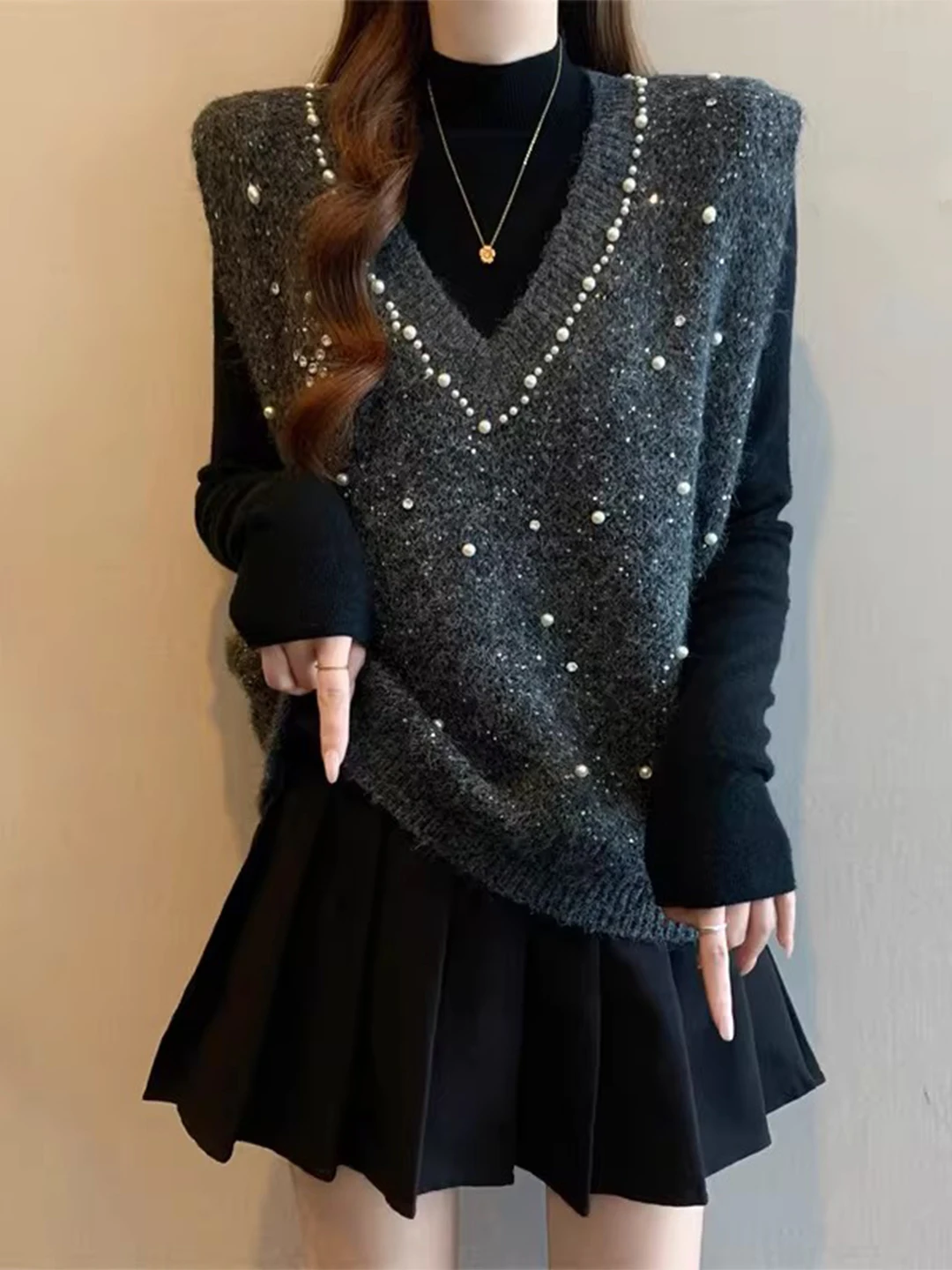 

Женский вязаный жилет с V-образным вырезом и бисером, большие размеры, модный повседневный топ для многослойных образов, декорированный жемчугом, верхняя одежда