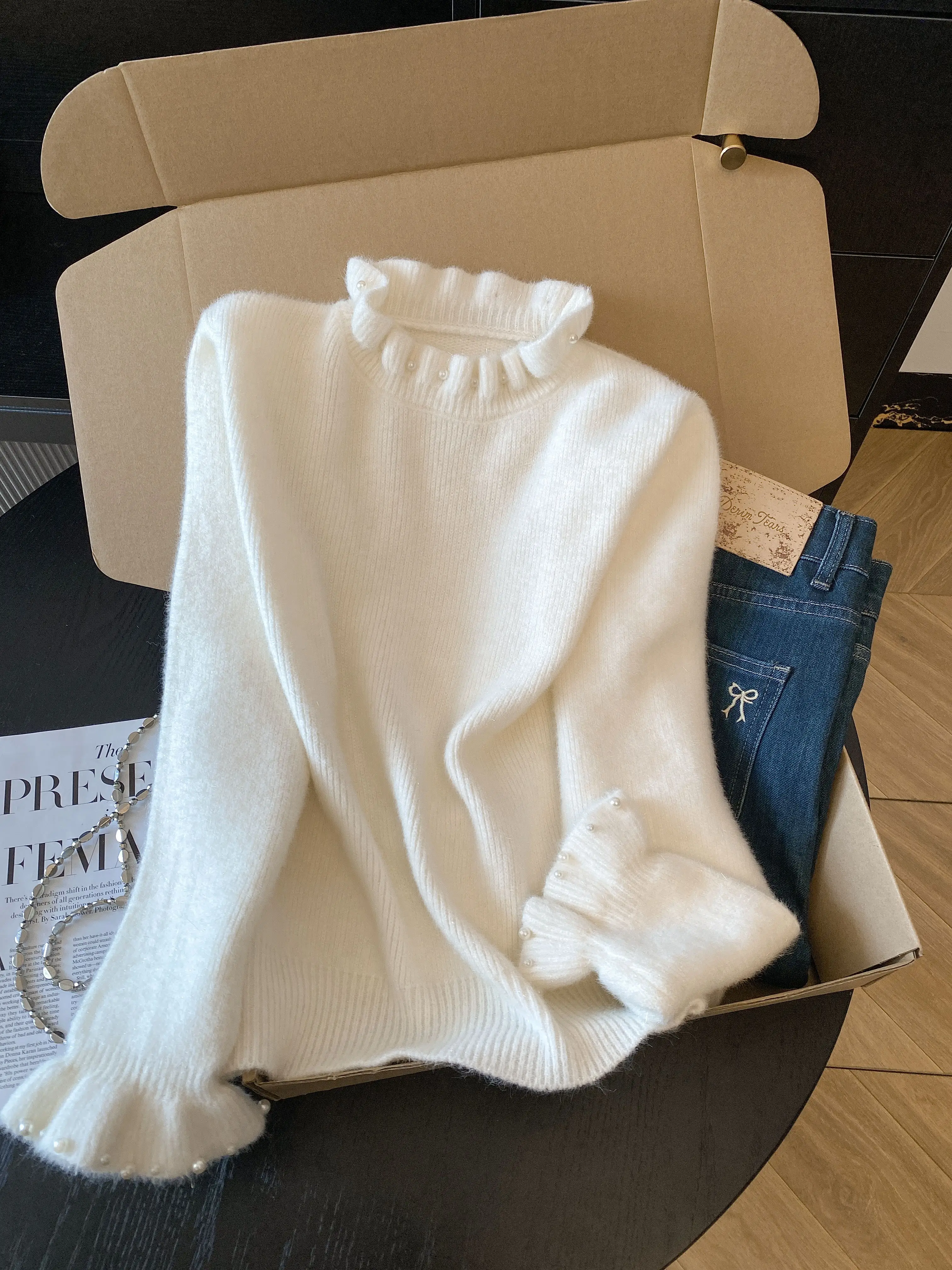 เสื้อสเวตเตอร์แขนยาวผู้หญิง สไตล์ Y2K ปักมุก คอสูงปานกลาง เสื้อซับในสไตล์เซียวเซียงเฟิง เสื้อท่อนบนสำหรับฤดูใบไม้ร่วง